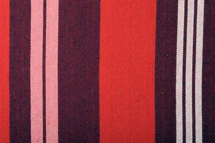 pattern-fuego-weatherproof-hammock-red-bordeaux-textile-detail