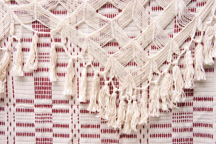 pattern-rio-bordeaux-brazilian-hammock-with-fringes-handmade-bordeaux-textile-detail