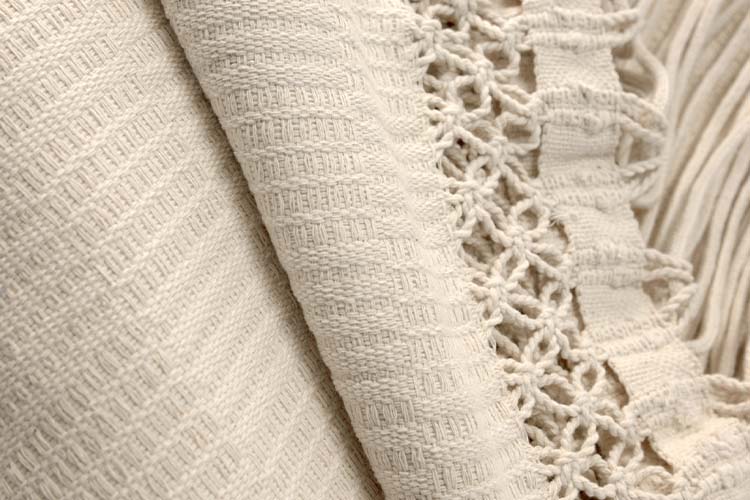pattern-rio-natura-brazilian-eco-hammock-with-fringes-handmade-pure-cotton-white-ecru-textile-detail