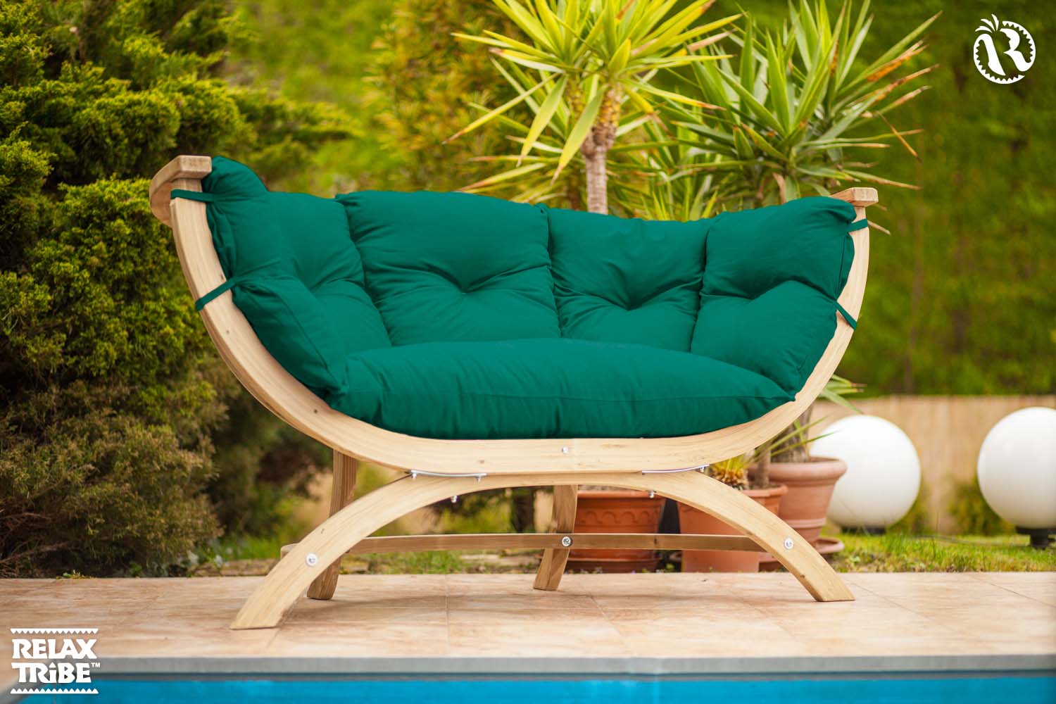 siena-due-verde-double-family-home-garden-xl-lounge-sofa-fsc-wood-cushion-weatherproof-green-swiming-pool-decking-patio