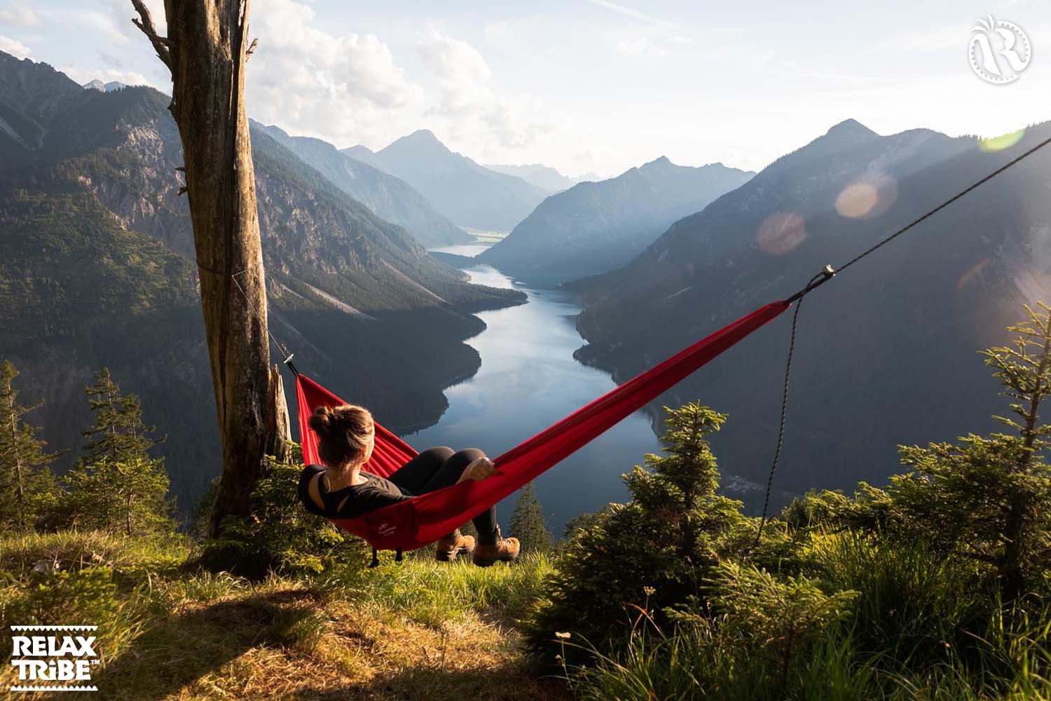 silk-traveller-xl-chili-single-portable-travel-hammock-for-outdoor-camping-red-mountains-river-landscape